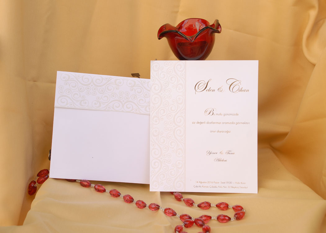 <p>* Fiyat, 1 Kutu i&ccedil;in ge&ccedil;erlidir.<br />
* Bir kutuda 100 adet davetiye bulunmaktadır.<br />
* Davetiye aksesuarları ve zarf fiyata dahildir.<br />
* Baskı &uuml;creti dahil değildir.<br />
* Katlama ve birleştirme işlemleri m&uuml;şteri tarafından yapılır.<br />
* Kağıt ve aksesuarlardan kaynaklanan desen ve ton farklılıkları olabilir.<br />
* Sitemiz &uuml;zerinden satış yapılmamaktadır.<br />
* L&uuml;tfen size en yakın satış noktamızla irtibata ge&ccedil;iniz.</p>
